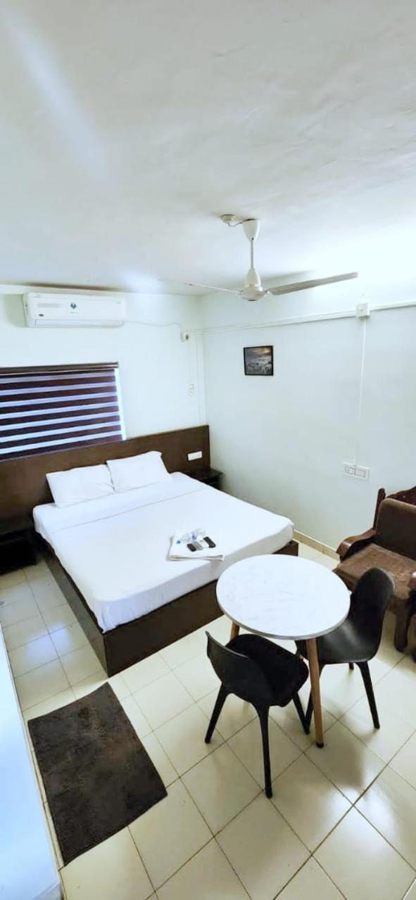 Hotel Apsara Residency Perintalmanna Esterno foto